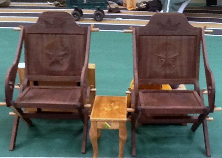 File:Travelling Chairs by Hugh.jpg