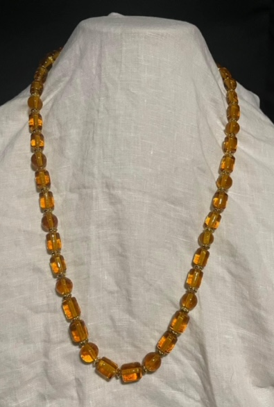 File:Zubeydah - Lampwork Knights Chain.png