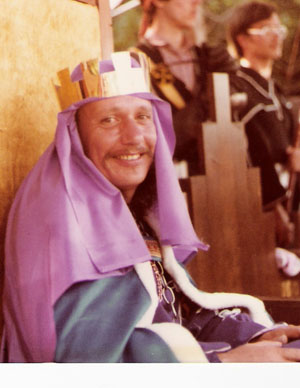 File:Aten King Theo final court.jpg