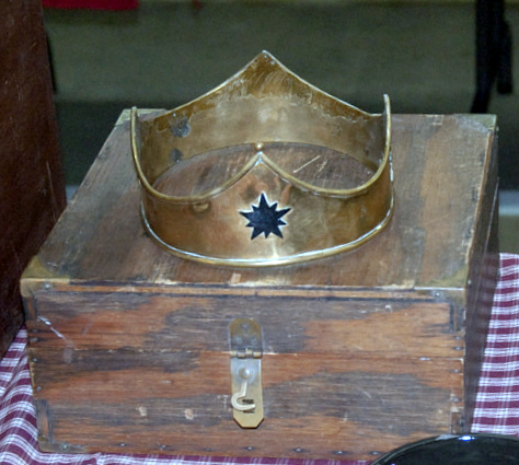 File:Dinar Crowns 1980s.jpg