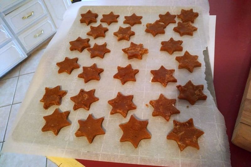 File:Gingerbread Cookies for Tea by Princess Deanna.jpg